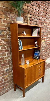 Wunderschönes Teak Highboard/Wandregal Made in Sweden