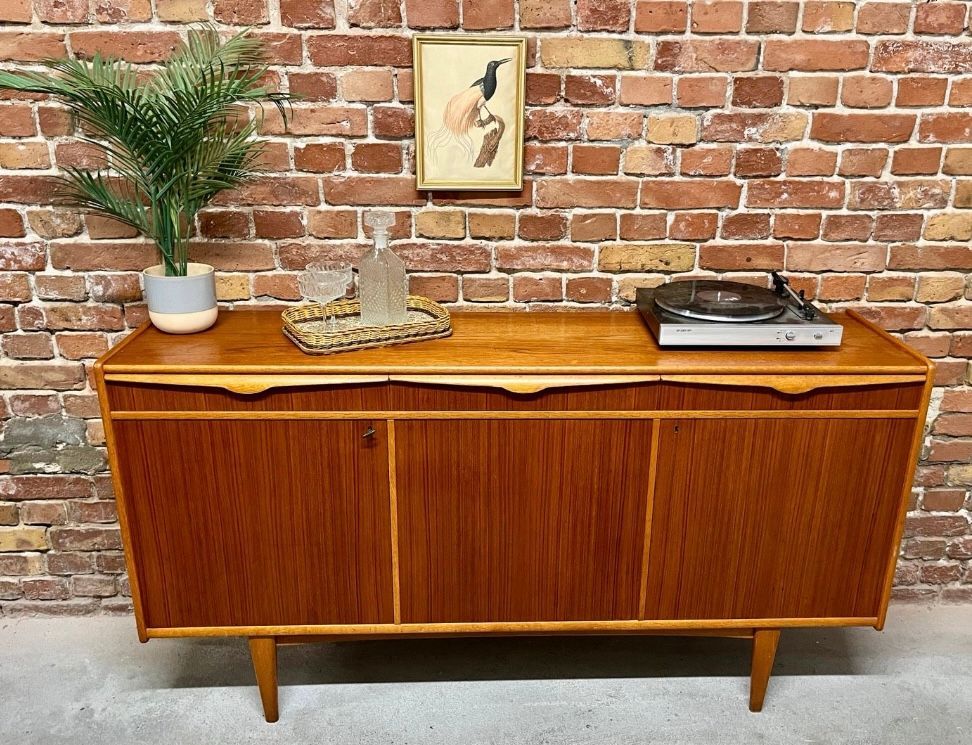 Mid Century Teak Sideboard Made in Sweden, gelabelt