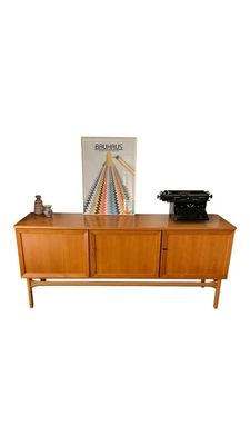 Wunderbares Mid Century Sideboard