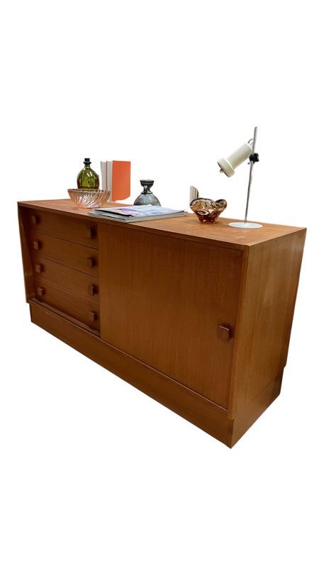 Schöne Mid Century Teak Kommode/Sideboard Made in Denmark
