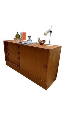 Schöne Mid Century Teak Kommode/Sideboard Made in Denmark