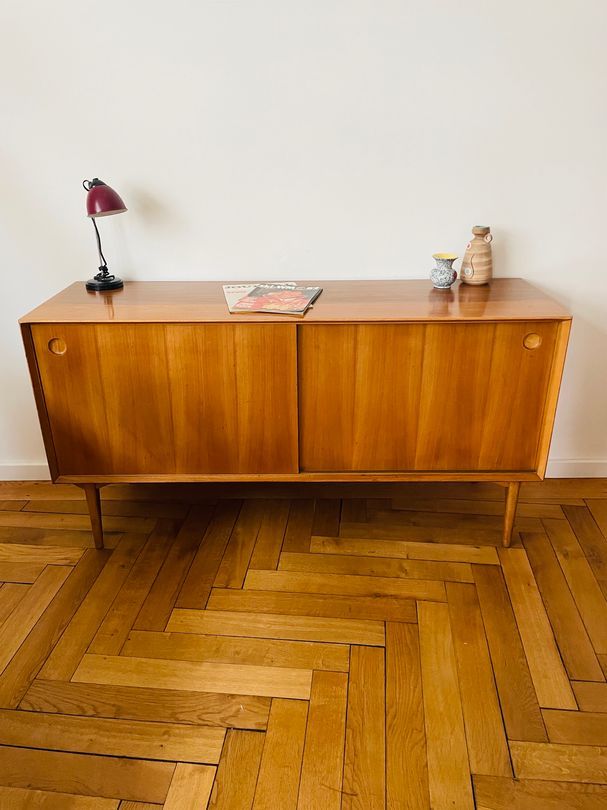 Mid Century Sideboard mit Schiebetüren / Design Renz