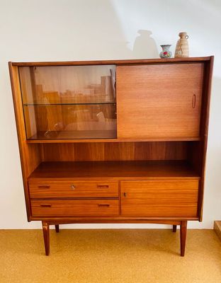 Tolles Mid Century Teak Highboard, Made in Denmark