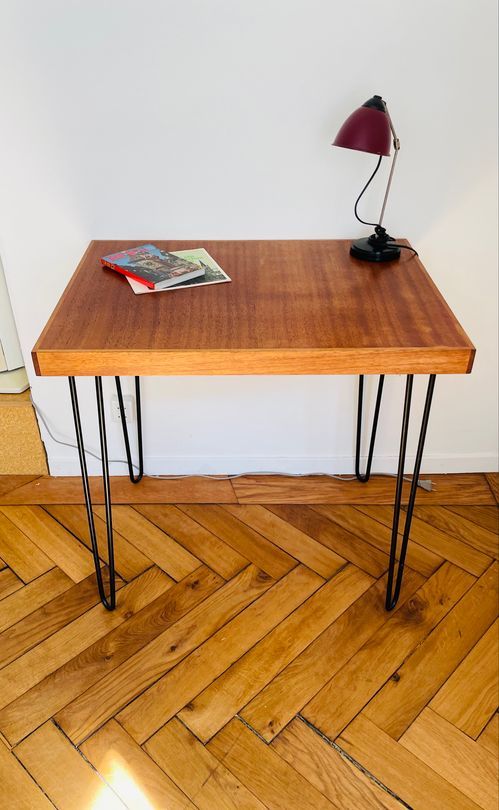 Kompakter Mid Century Teak Tisch/Schreibtisch