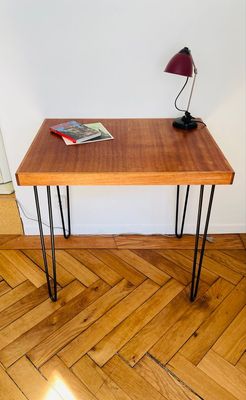 Kompakter Mid Century Teak Tisch/Schreibtisch