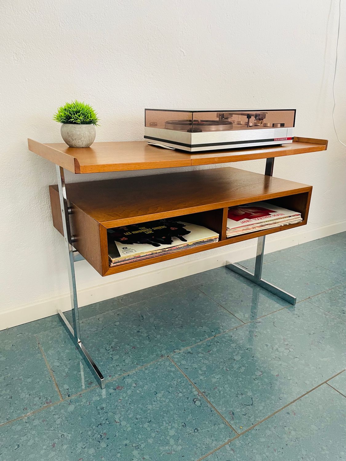 Mid Century Teak Phono-Möbel / Beistelltisch