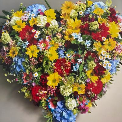 Herz-Gesteck - "Bunte Harmonie"