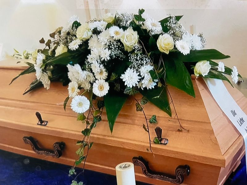 Sarggesteck Blüte des Gedenkens 2 Sarggesteck Blüte des Gedenkens 2