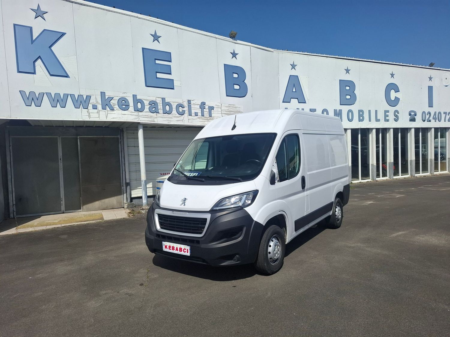 Peugeot BOXER FG 330 L1H2 2.2 BLUEHDI S&S 120CH PREMIUM, (Fourgon) Peugeot BOXER FG 330 L1H2 2.2 BLUEHDI S&S 120CH PREMIUM, (Fourgon)