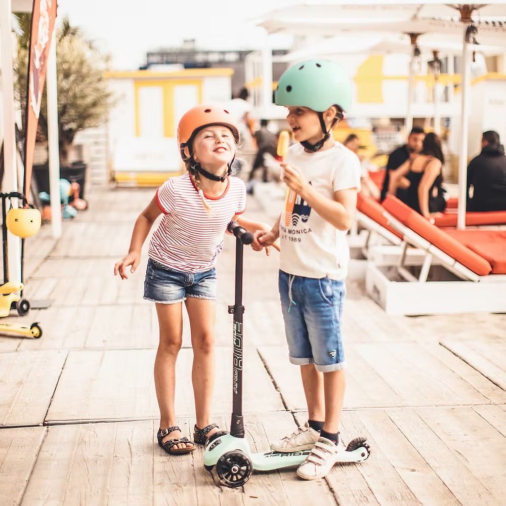 Scoot &amp; Ride: Highwaykicks3 LED- Kiwi