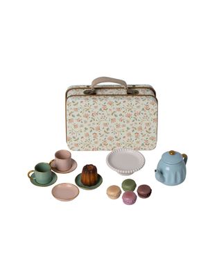 Afternoon Treat, Mouse-Merle