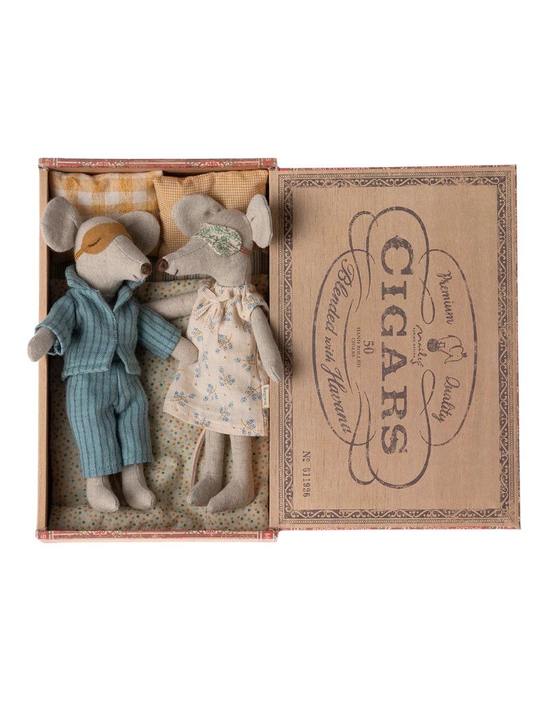 Mum &amp; Dad in Cigar Box