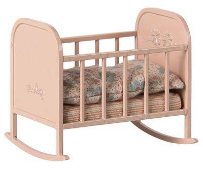 Cradle, Rose