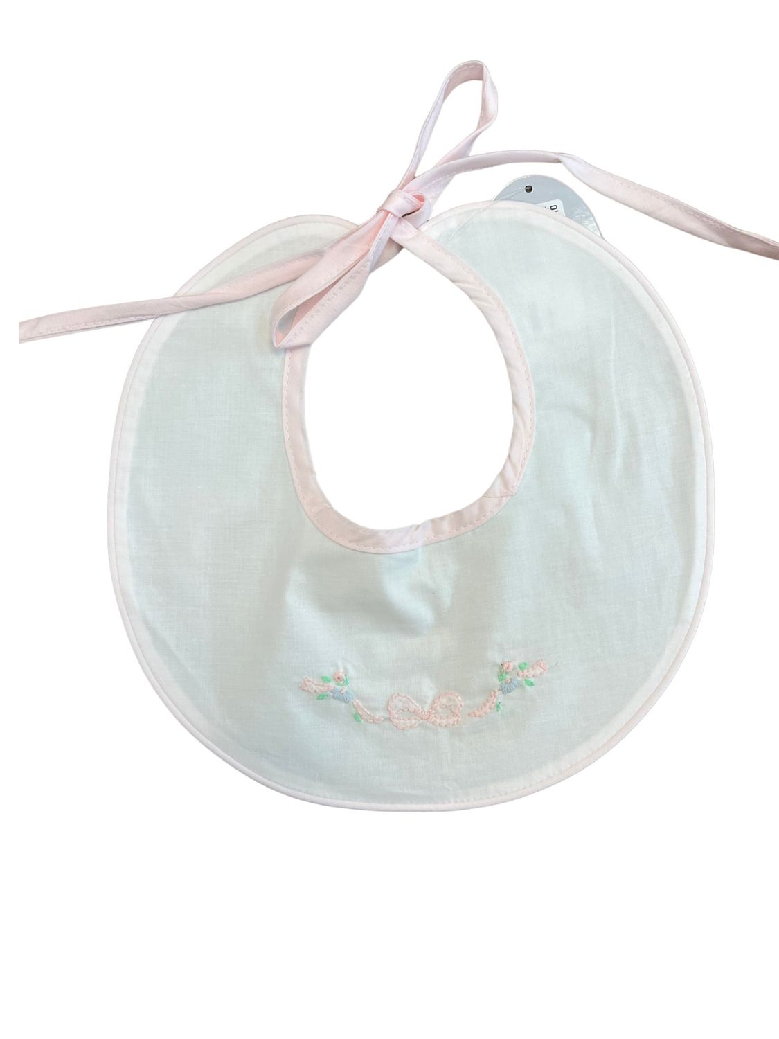 White Bib, Bow