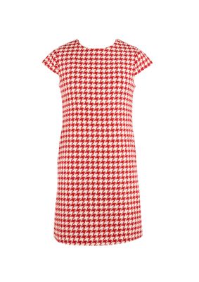 Isabella Shift, Red