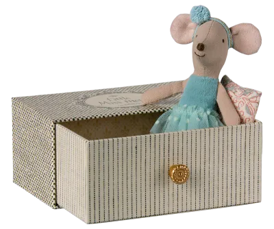 Dance Mouse In Daybed, Little Sister