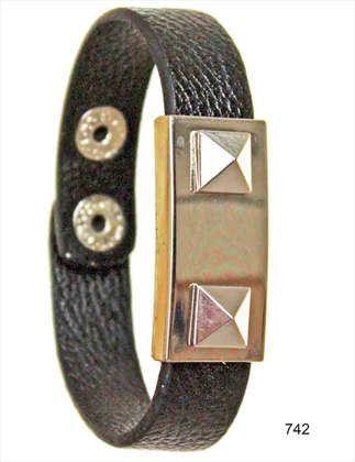 BR048-742BK