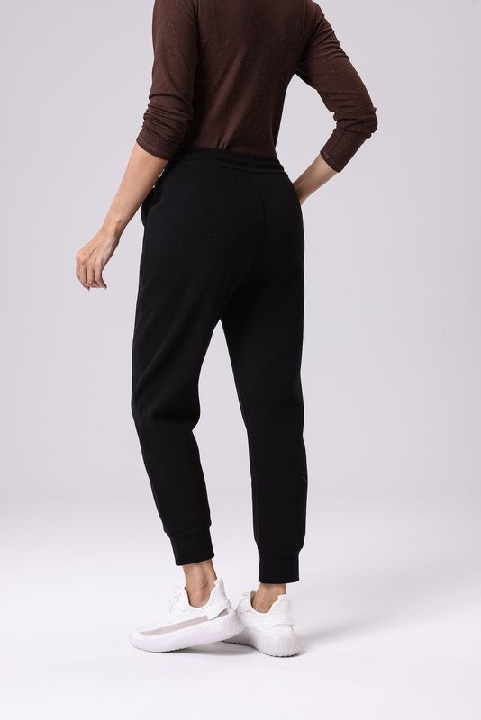 LE080-F85 Black