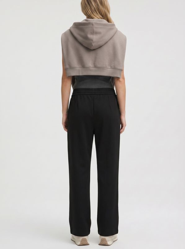 LE100-C120 Black