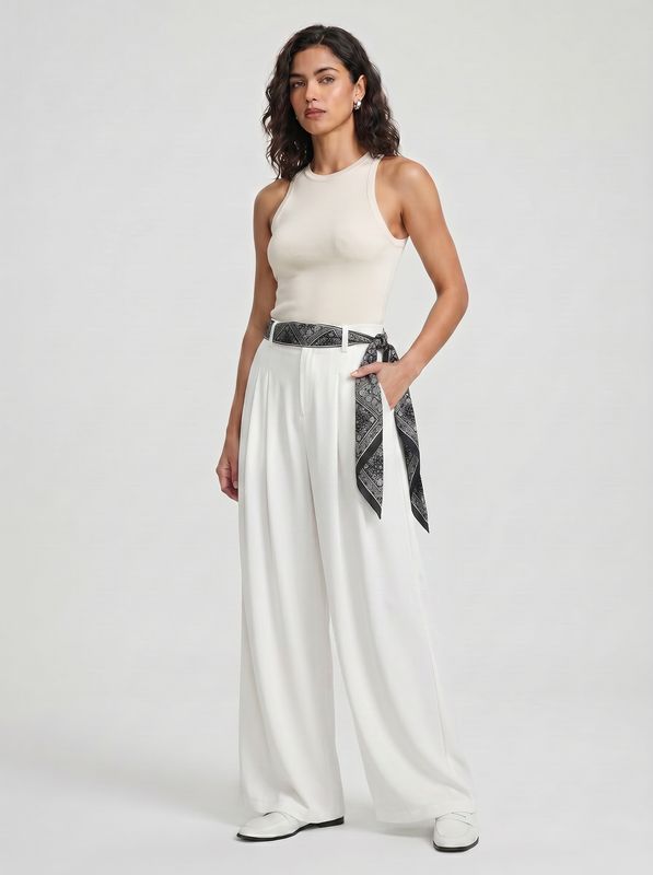 LE150-K122 White
