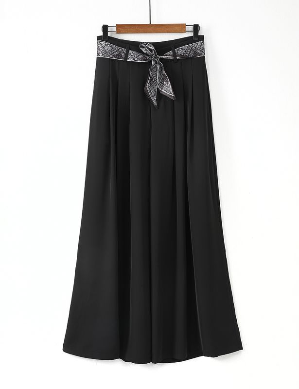 LE150-K122 Black