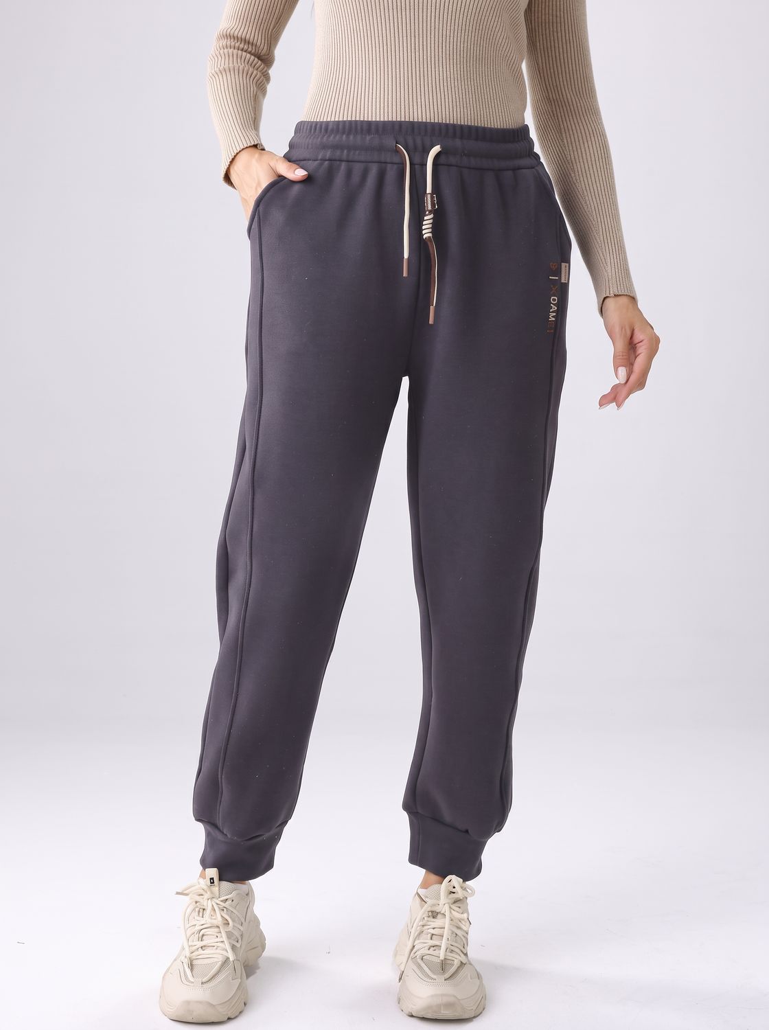 LE080-F85 Dark Grey