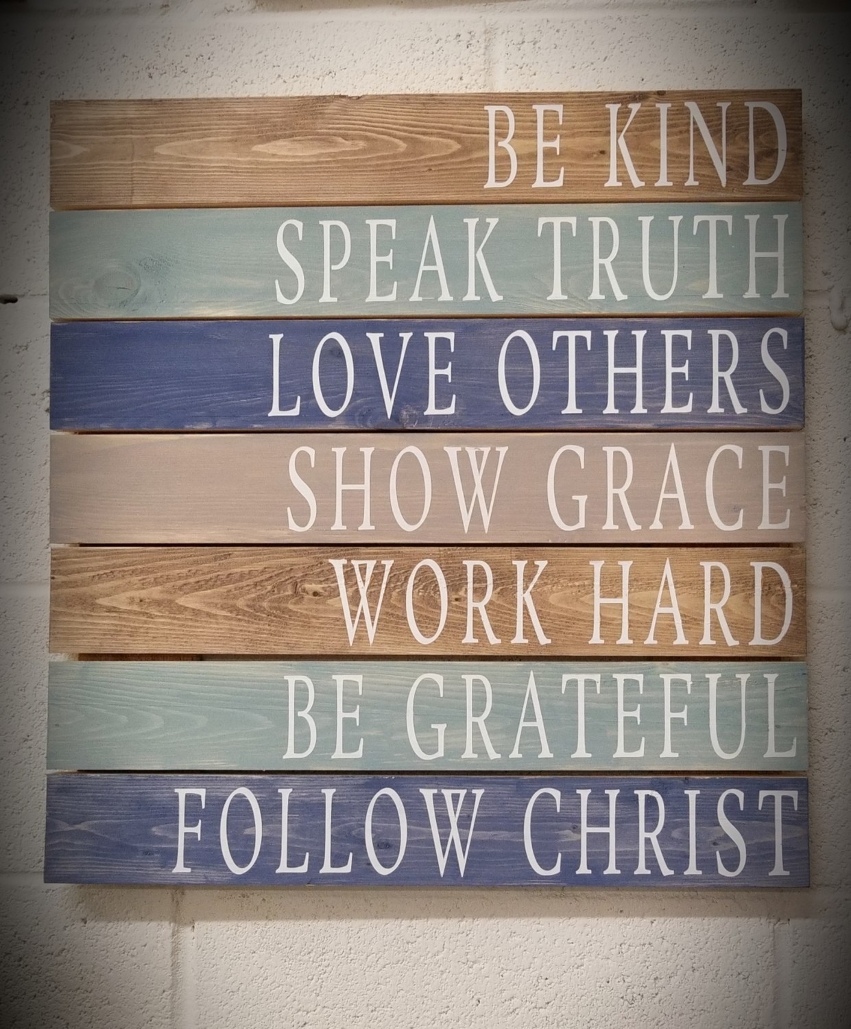 BE KIND PALLET SIGN (18 x 20&quot;)-P*