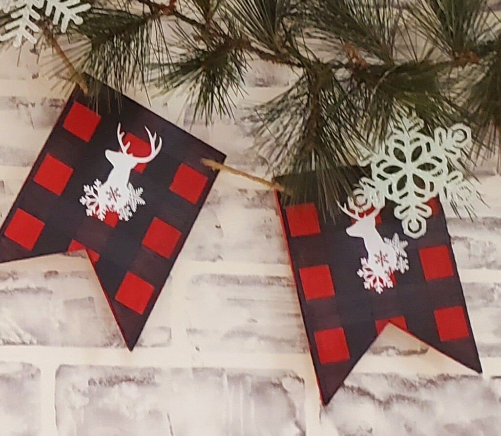 BUFFALO CHECK DEER BANNER (6- 5 X 7 PENNANTS)**