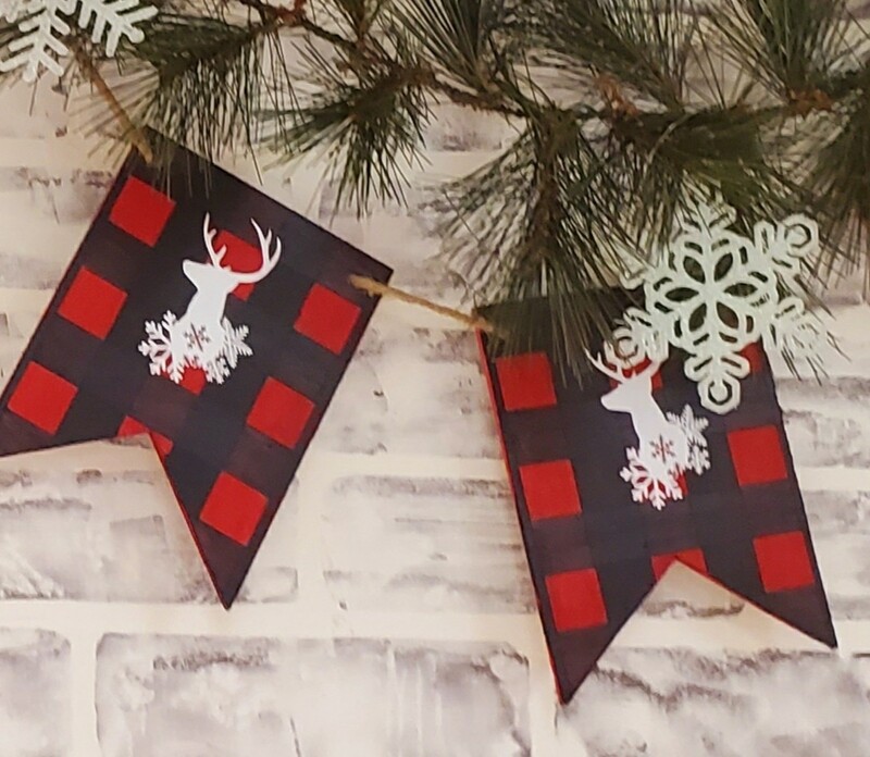 BUFFALO CHECK DEER BANNER (6- 5 X 7 PENNANTS)**