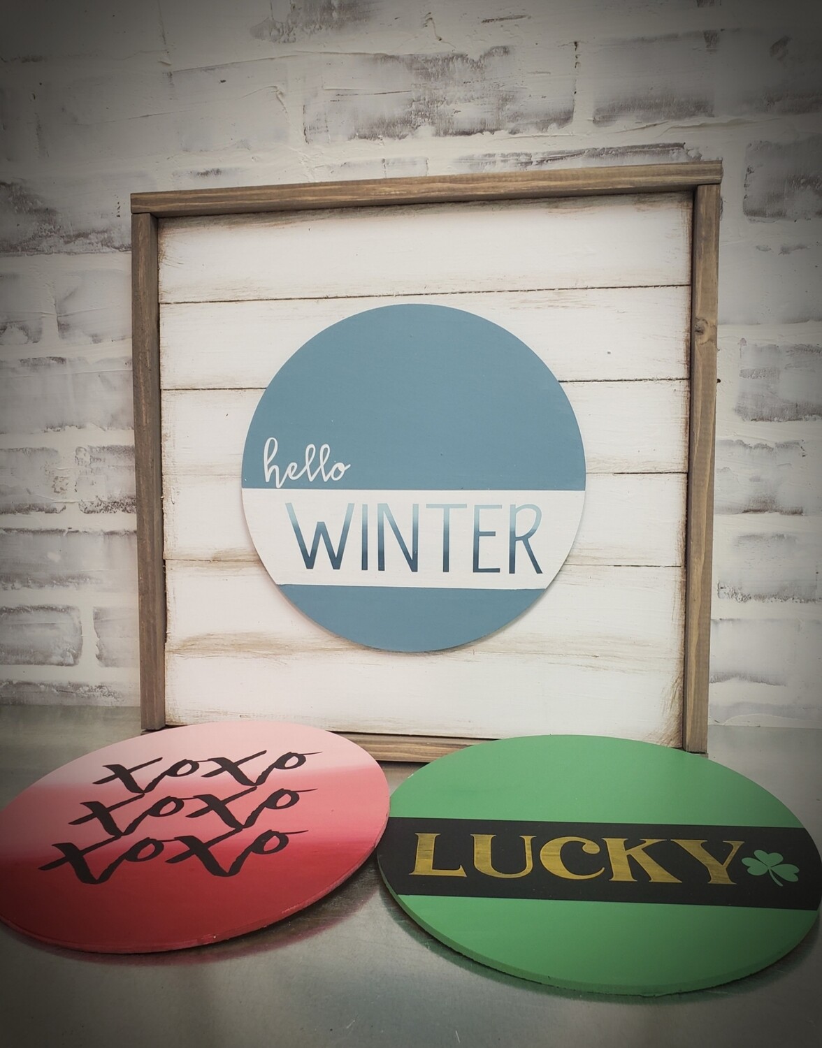 CHANGEABLE SHIPLAP SIGN W/WINTER SET (15 x 15&quot;)**