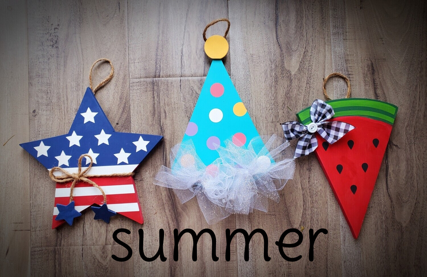 WELCOME WITH INTERCHANGEABLE HOLIDAYS (12 x 48")-P COMES W/3 HOLIDAY ITEMS-**