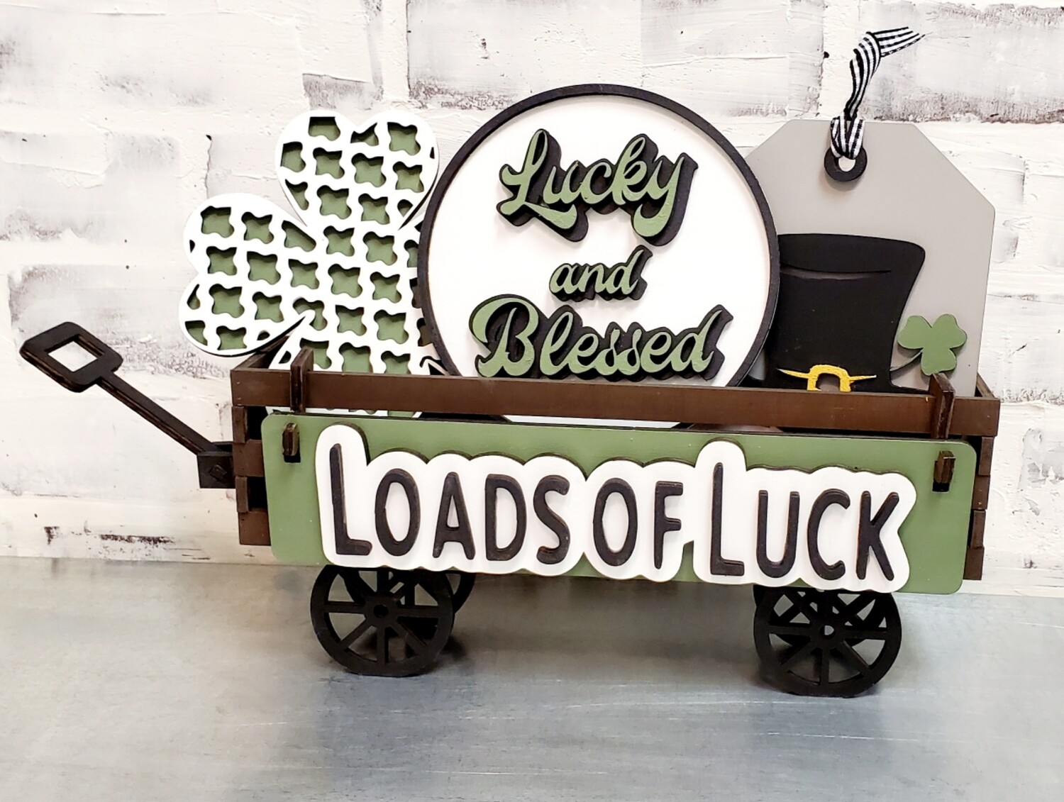 WAGON WITH CHANGEABLE HOLIDAYS **