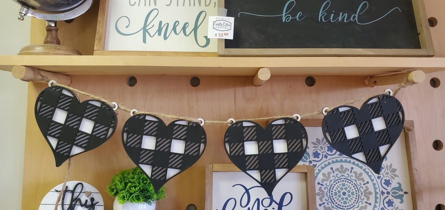 BUFFALO CHECK HEART BANNER**