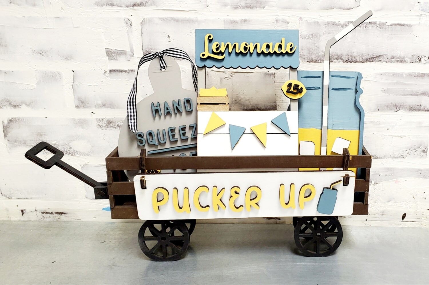 WAGON WITH CHANGEABLE HOLIDAYS **