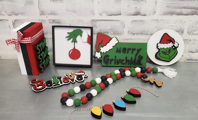 TIERED TRAY GRINCH SET (7 pieces) **