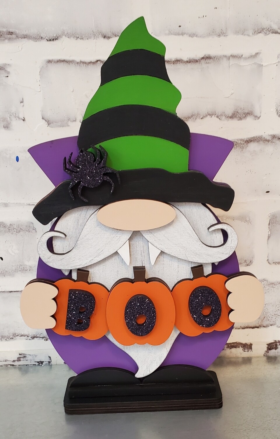 STANDING VAMPIRE GNOME*