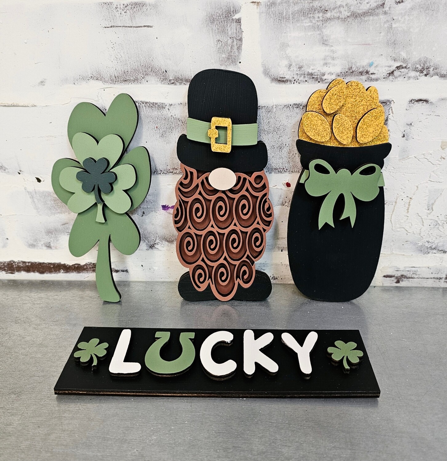 INTERCHANGEABLE HOLIDAY CIRCLE-ST. PATRICK&#39;S SET (NO POST or CIRCLE)-*