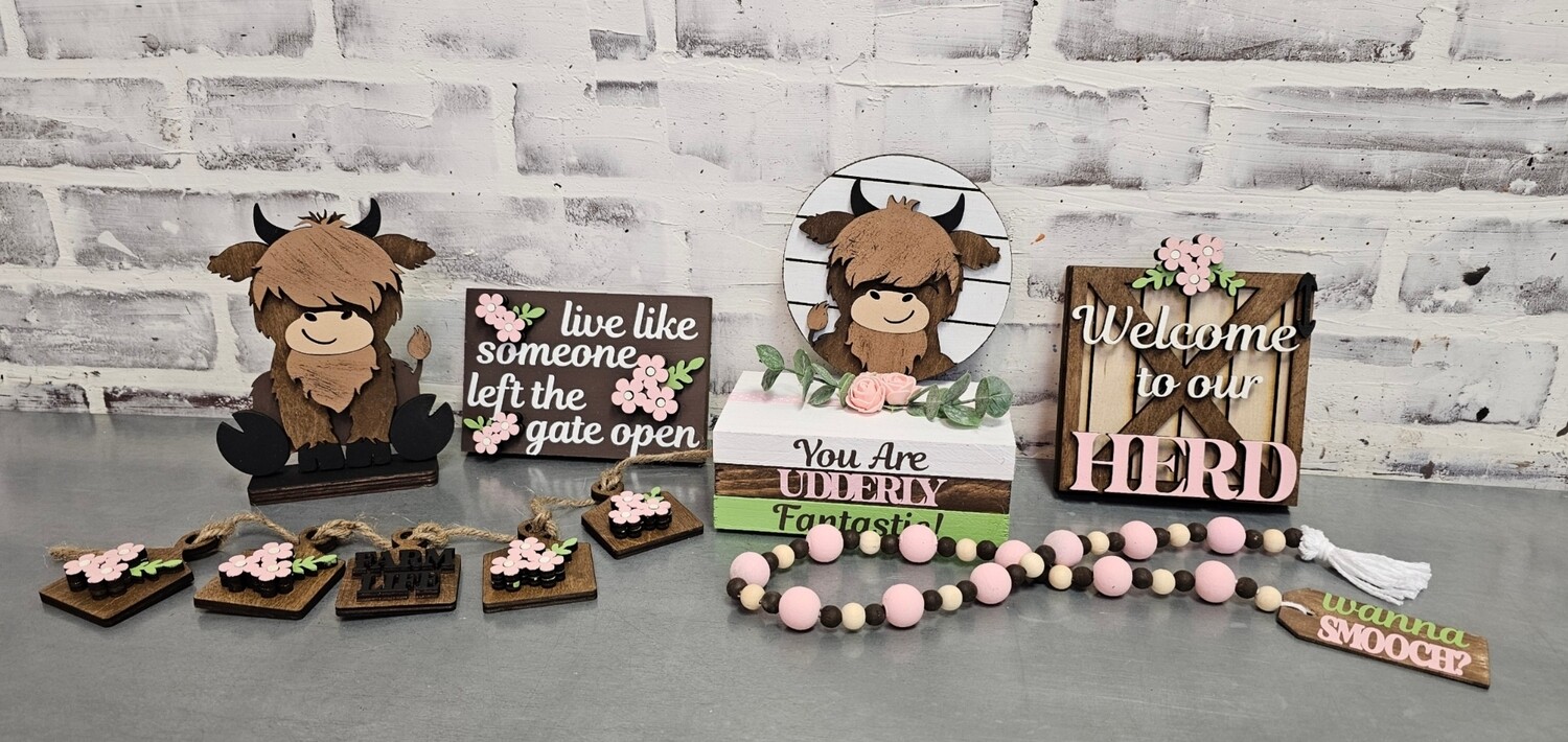 TIERED TRAY HIGHLAND COW SET (7 pieces)-**