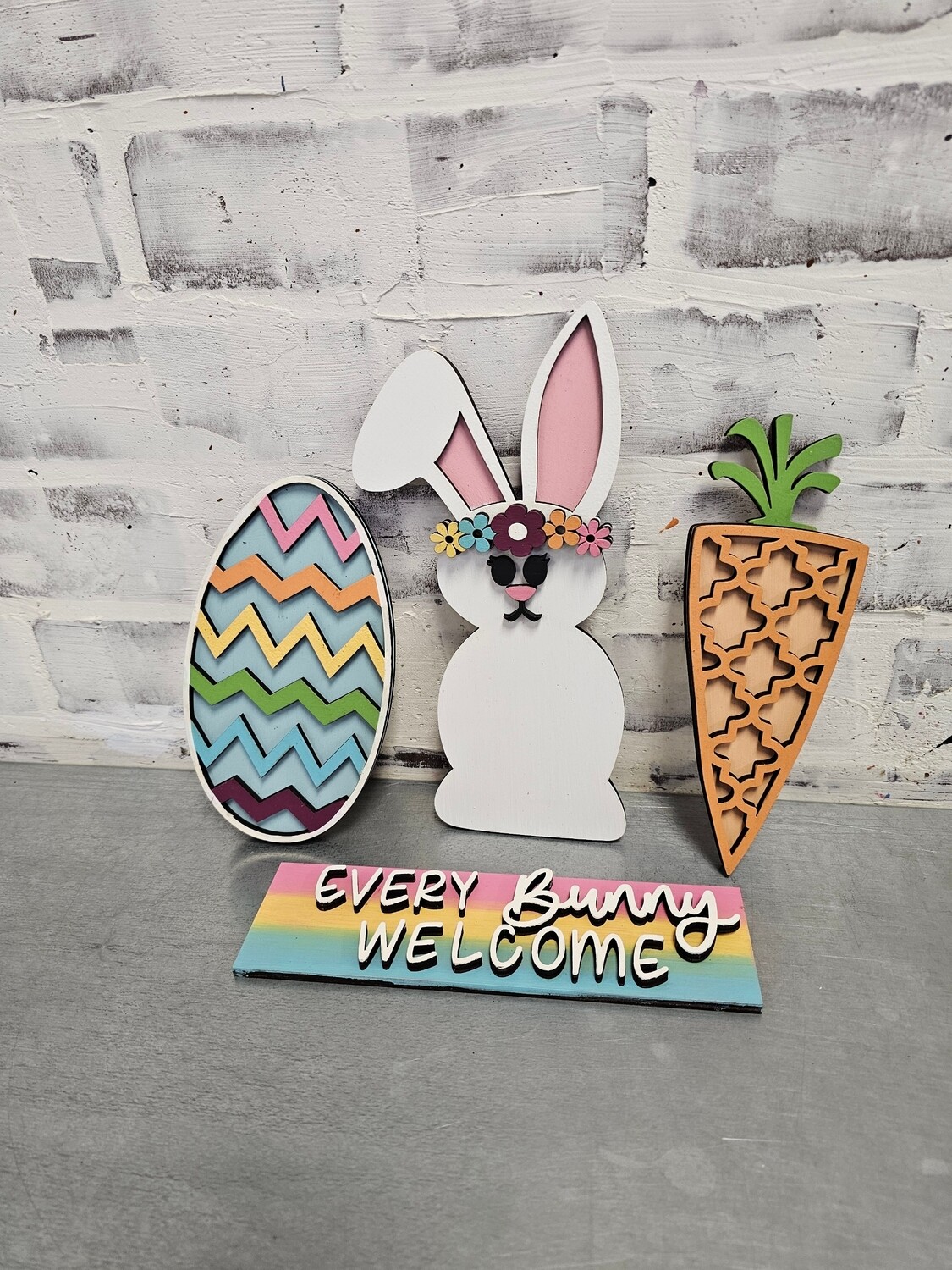 INTERCHANGEABLE HOLIDAY CIRCLE-EASTER SET (NO POST OR CIRCLE)*