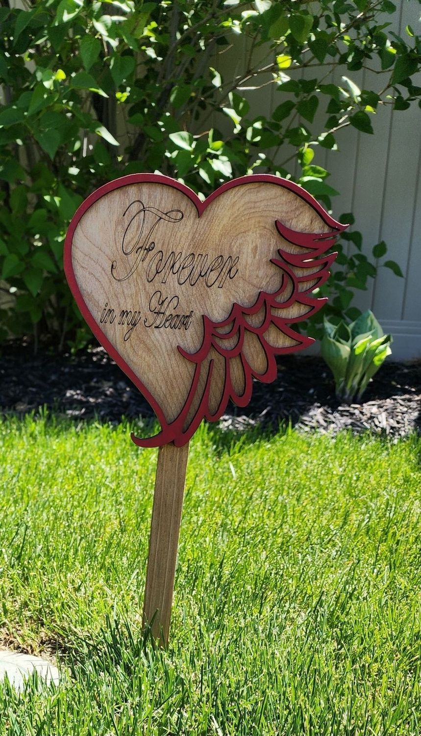 HEART MEMORIAL GRAVE MARKER  (Does not apply to parties)