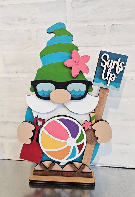 STANDING BEACH GNOME *