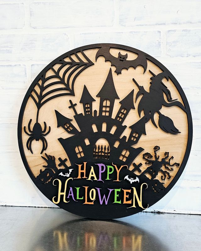 HAUNTED HAPPY HALLOWEEN DOORHANGER (15&quot;) *