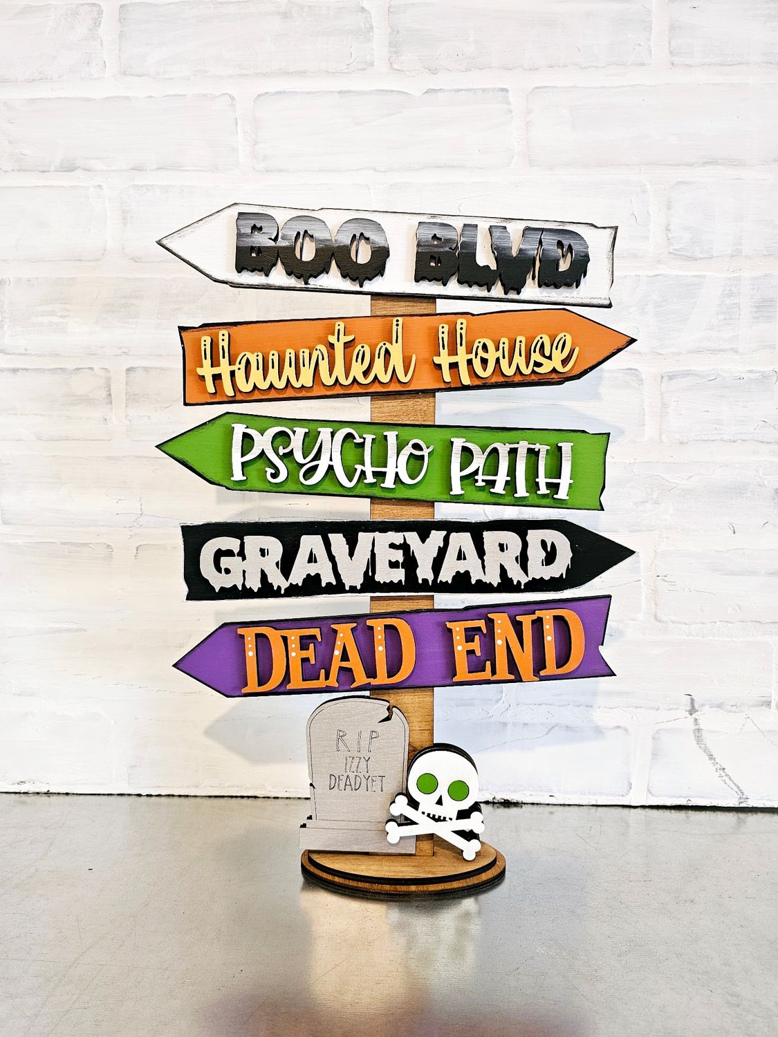 STANDING HALLOWEEN ARROW POST *
