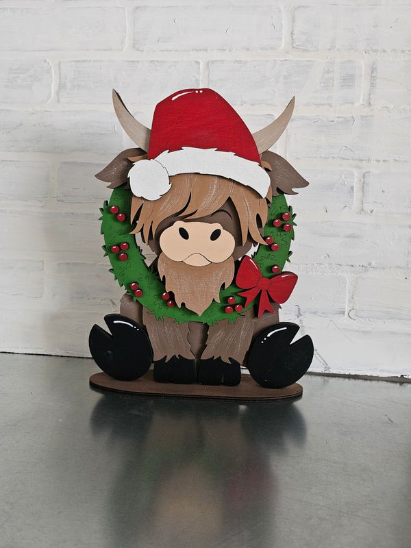 STANDING CHRISTMAS HIGHLAND COW *