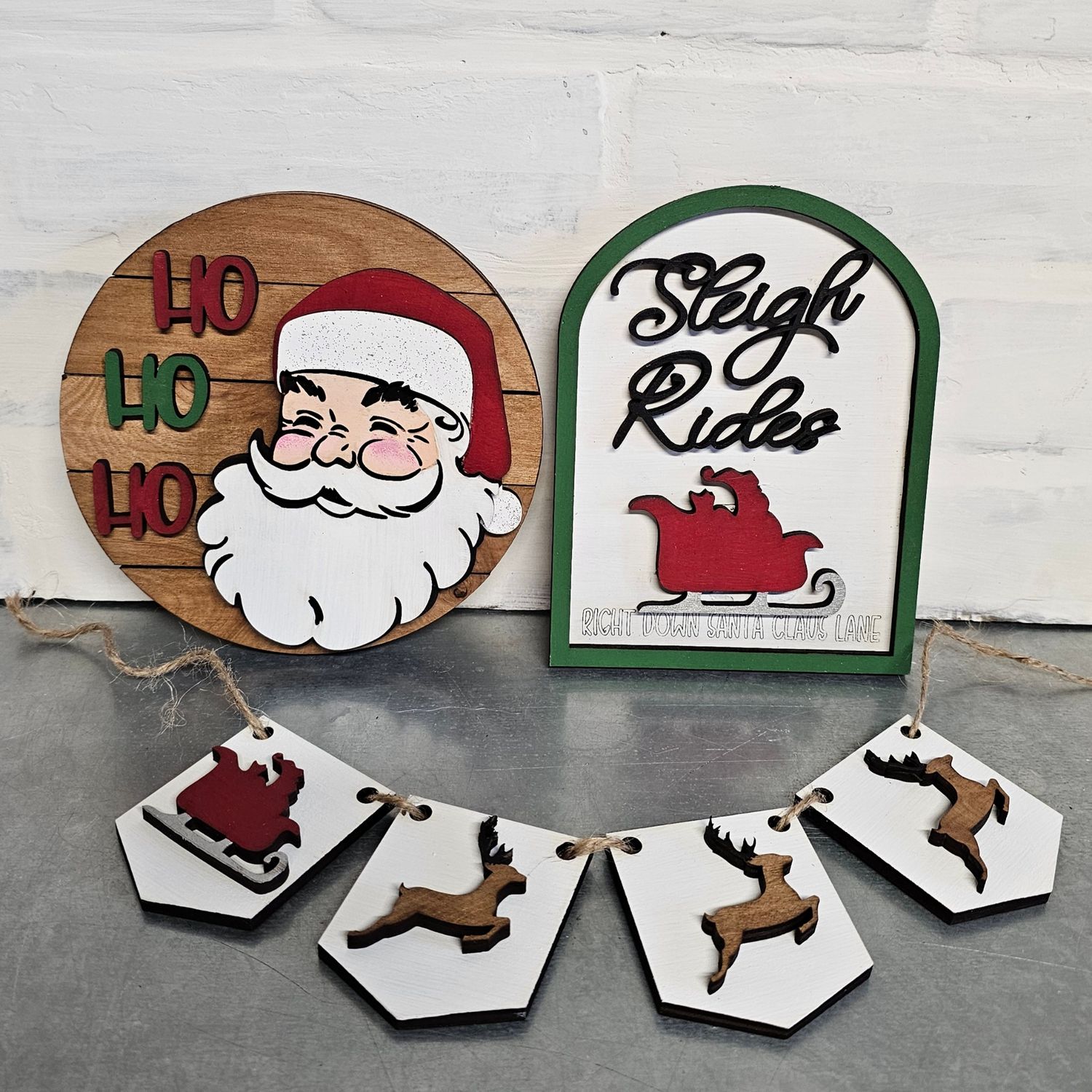 CHAIR DISPLAY- SANTA SET ( NO CHAIR DISPLAY)