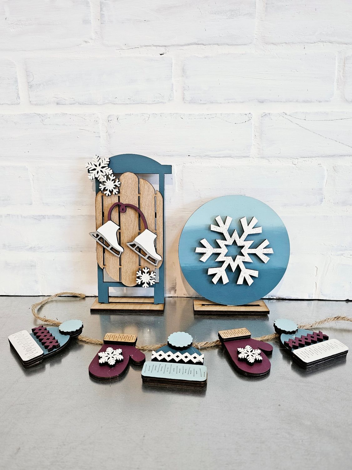CHAIR DISPLAY-WINTER SET (NO CHAIR DISPLAY)*