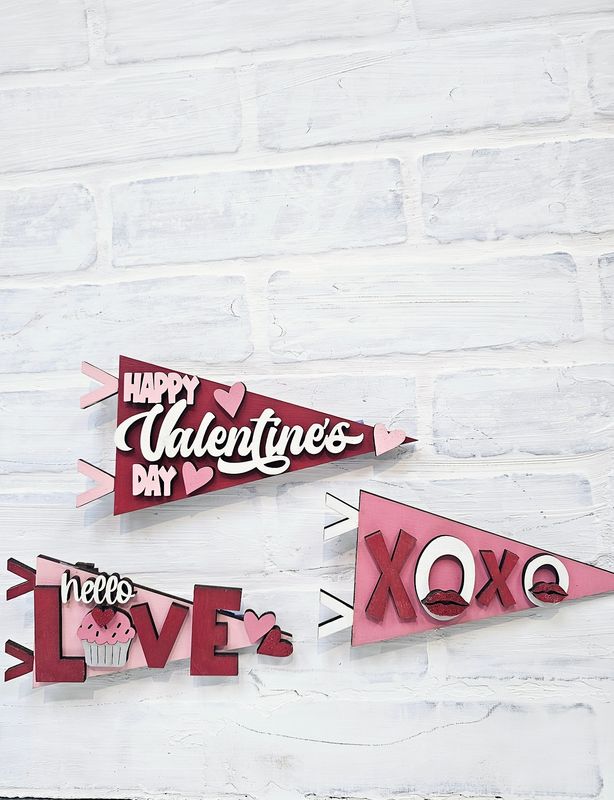 CHANGEABLE PENNANT STAND - VALENTINES SET (NO STANDS)