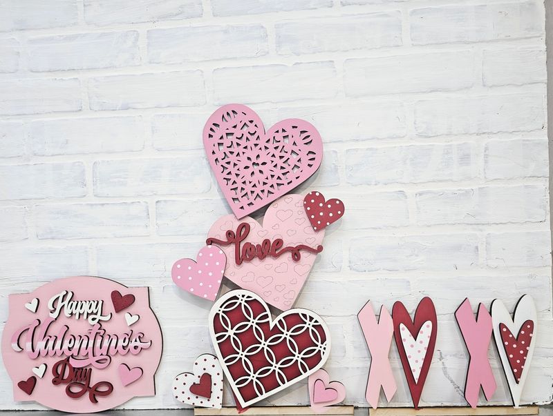 CHANGEABLE PORCH LEANER-VALENTINES SET ( NO LEANER)