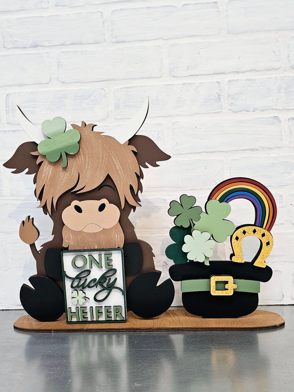 ST PATRICK'S HIGHLAND COW