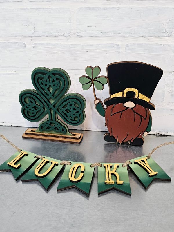 CHAIR DISPLAY- ST. PATRICK&#39;S SET ( NO CHAIR DISPLAY)*